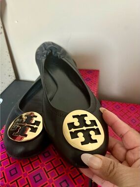 Tory Burch Black Leather Logo Medallion Ballet Flats
